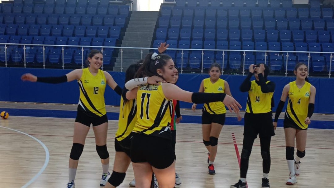 Okulumuzun Voleybol Takımı Yarı Final Maçına Yükseldi